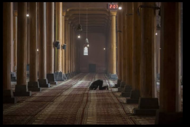 Kashmirs biggest mosque has been closed